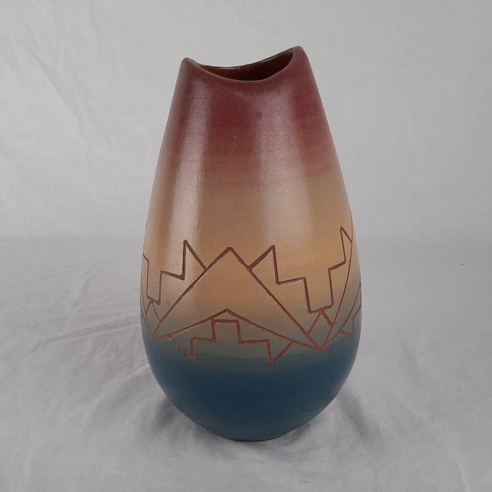 RARE Native American Sioux Pottery Rapid City SPRC South Dakota Vase Signed - Picture 2 of 4